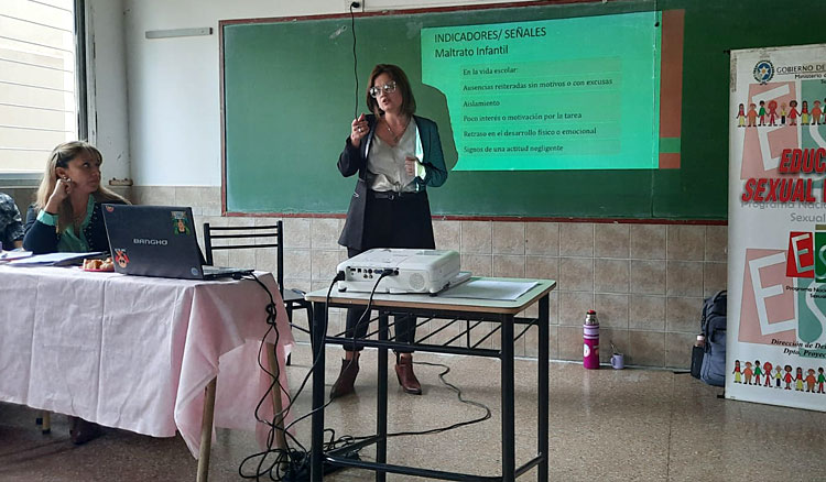 Fotografía: Charla ESI a docentes y equipo directivo del Colegio N° 8063