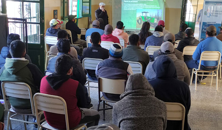 Fotografía Educación dicta curso de formación profesional en Tolombón