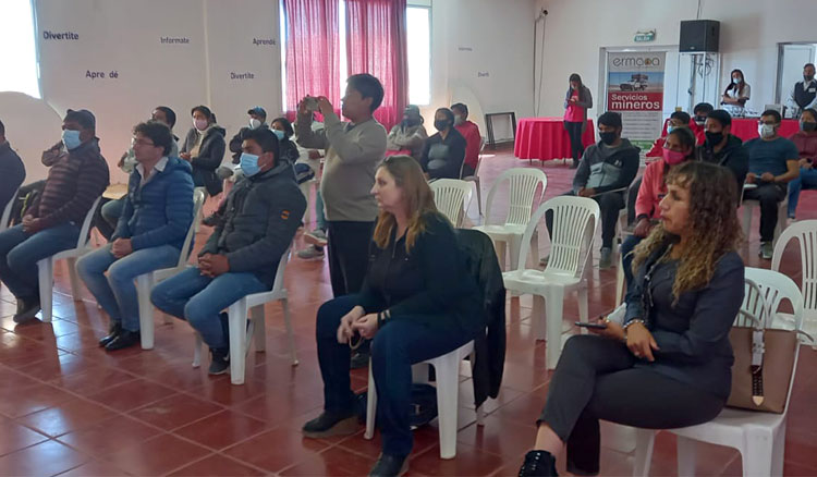 Fotografía Curso de capacitación en Instalación de Geo Textil y Geo-membrana