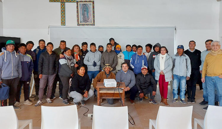 Fotografía En Alfarcito jóvenes se capacitarán en utilización y reparación de paneles solares