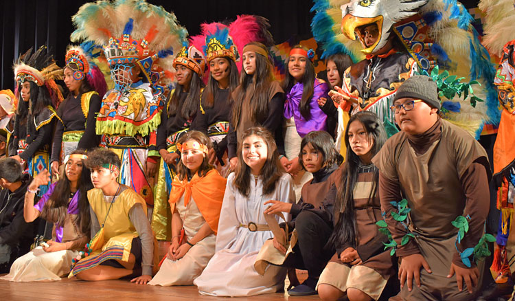 Fotografía La escuela Gesta Sanmartiniana y la artista Graciela Mendoza presentaron