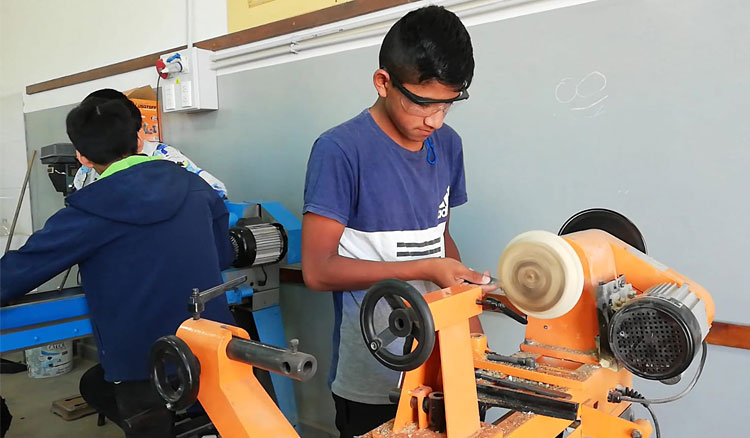 Fotografía Con educación secundaria profesional cientos de salteños están terminando sus estudios