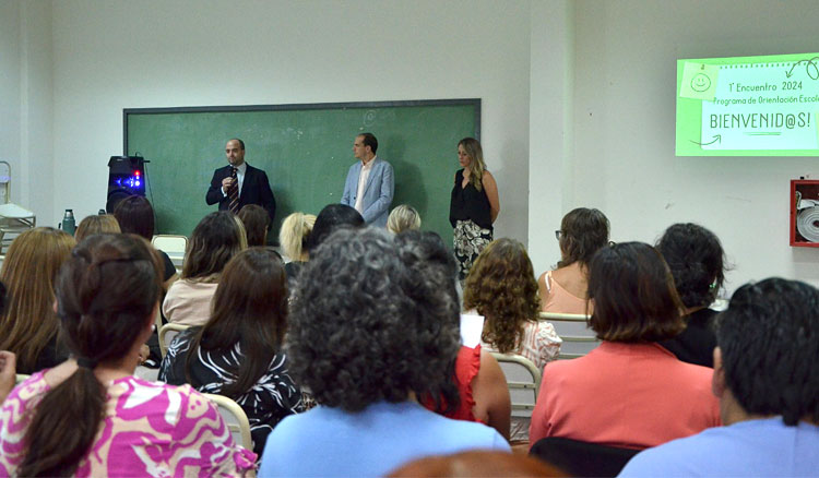 Fotografía Educación continúa acompañando y orientando las trayectorias escolares de los estudiantes