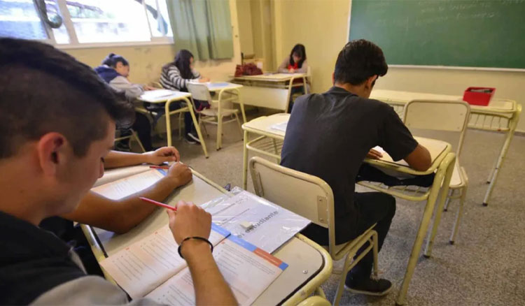 Fotografía: Antes de finalizar el trimestre estudiantes de secundario podrán reforzar contenidos