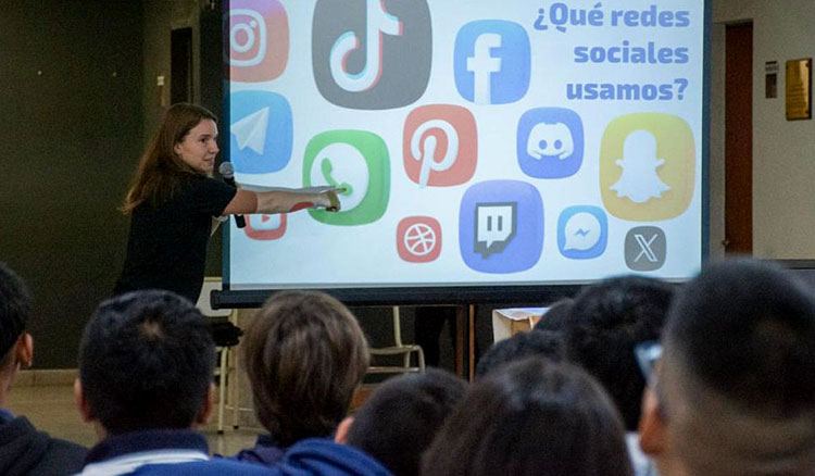 Fotografía: El Gobierno capacita a los alumnos de secundario sobre Grooming, Bullying y Ciberbullying