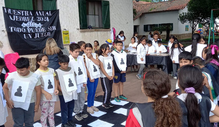 Fotografía: Muestra anual de ajedrez en el Hogar Escuela