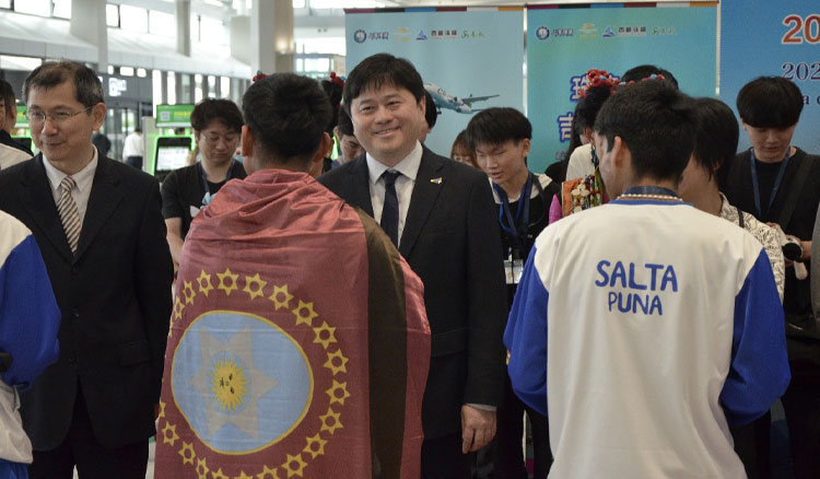 Fotografía: Los Salteños que inauguraron el primer vuelo turístico Shanghai-Tibet