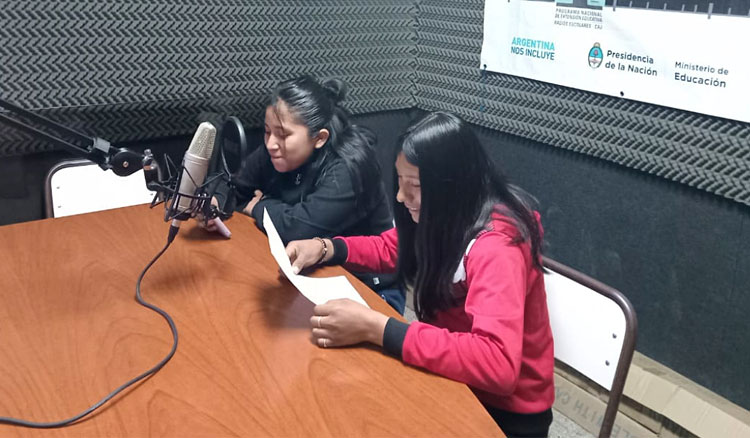 Fotografía: Alumnos salteños se forman en radio, podcast y contenidos digitales