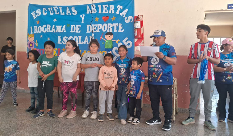 Fotografía: Más de 100 ajedrecistas de Nivel Primario y Secundario compitieron en Orán