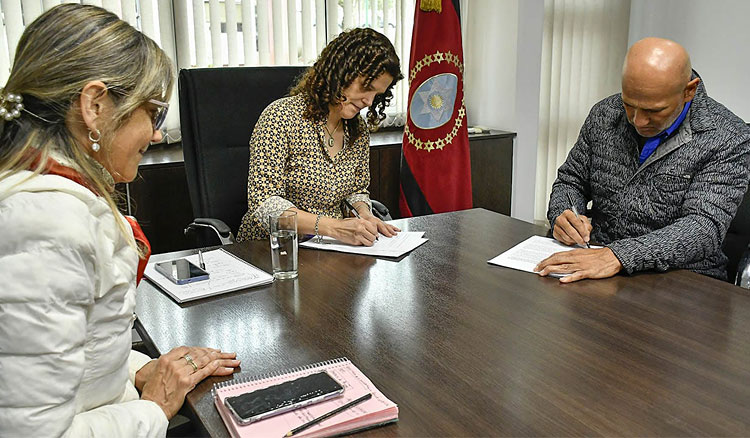 Fotografía: Educación y Rivadavia Banda Norte firman un convenio