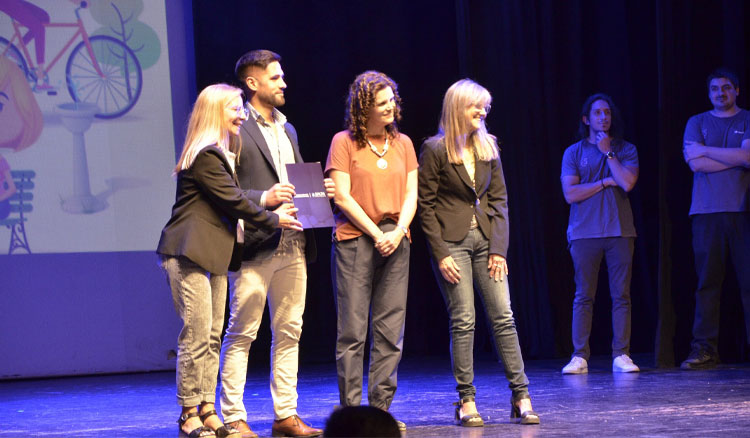 Fotografía: Educación brinda herramientas financieras a estudiantes del secundario