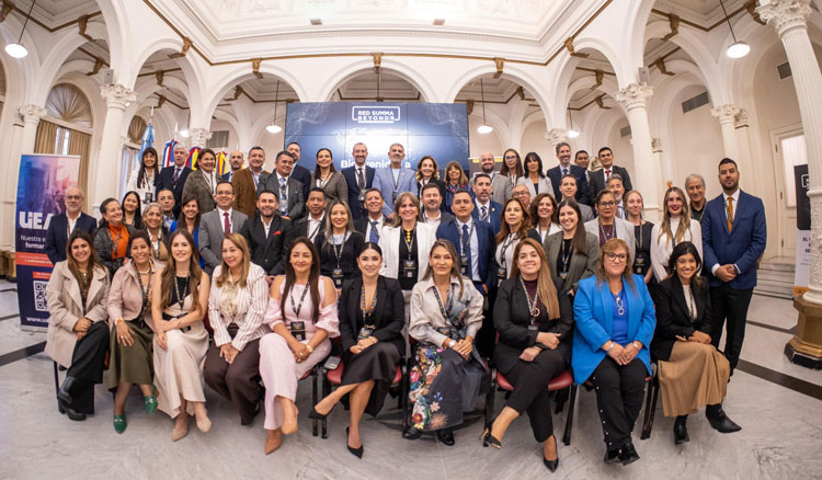 Fotografía: El Ministerio de Educación participó en el encuentro internacional RED SUMMA BEYOND 2026