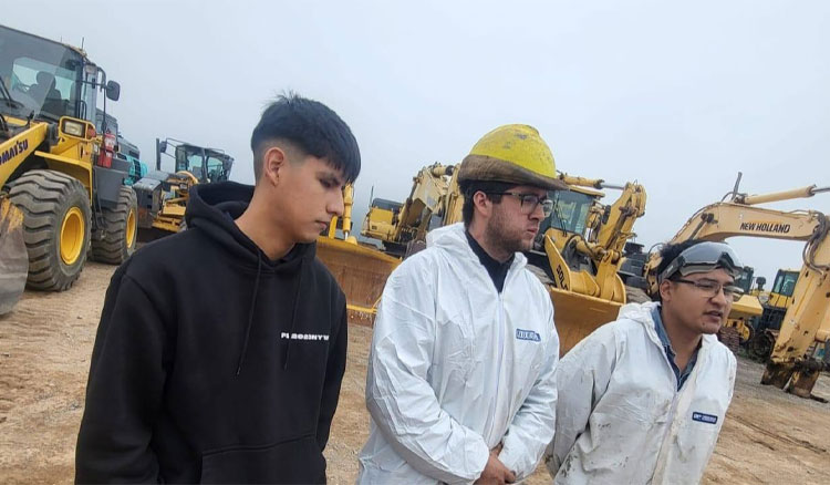 Fotografía: Alumnos de escuelas técnicas y Nivel Superior realizan pasantías en una empresa de servicios mineros