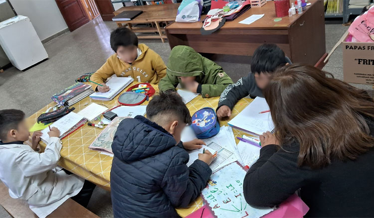 Fotografía: Estudiantes de primaria y secundaria reciben acompañamiento y revinculación escolar