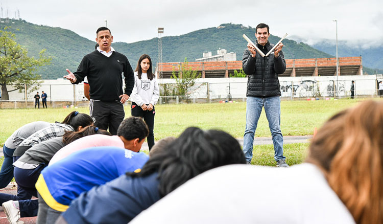 Urtubey inauguró el Primer Encuentro de Actividades Atléticas para alumnos de escuelas primarias