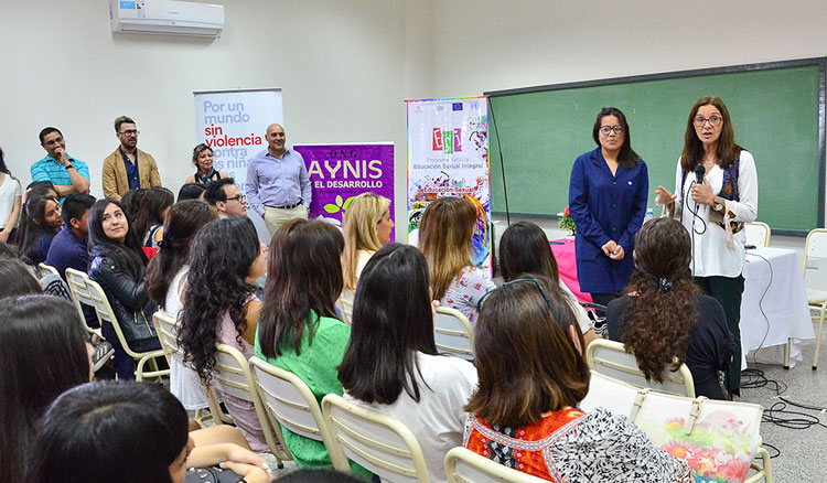 Docentes y estudiantes realizan talleres sobre Educación Sexual Integral