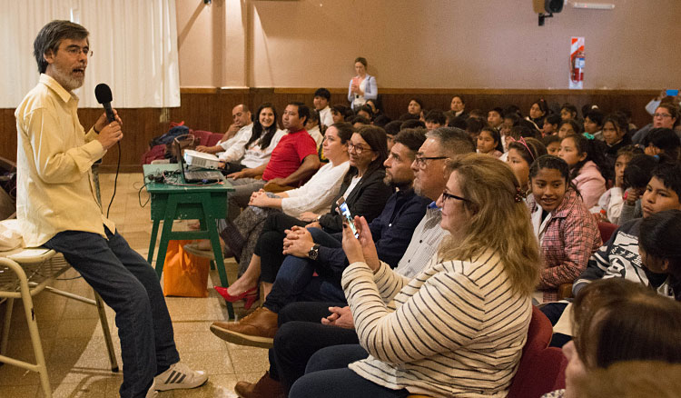 En el Hogar Escuela se realizan las II Jornadas sobre Astronomía en el aula